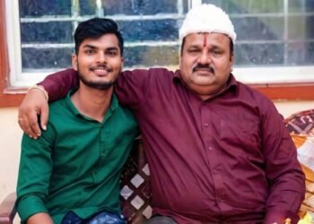 व्हिडिओ कॉलवर वडिलांचे अंत्यदर्शन घेणारा साताऱ्याचा तरुण