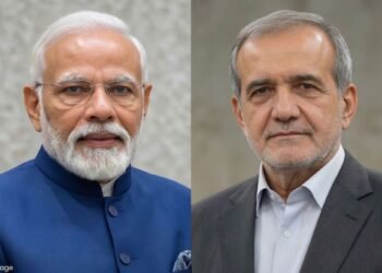 गॅस सिलिंडर आणि पंतप्रधान नरेंद्र मोदी